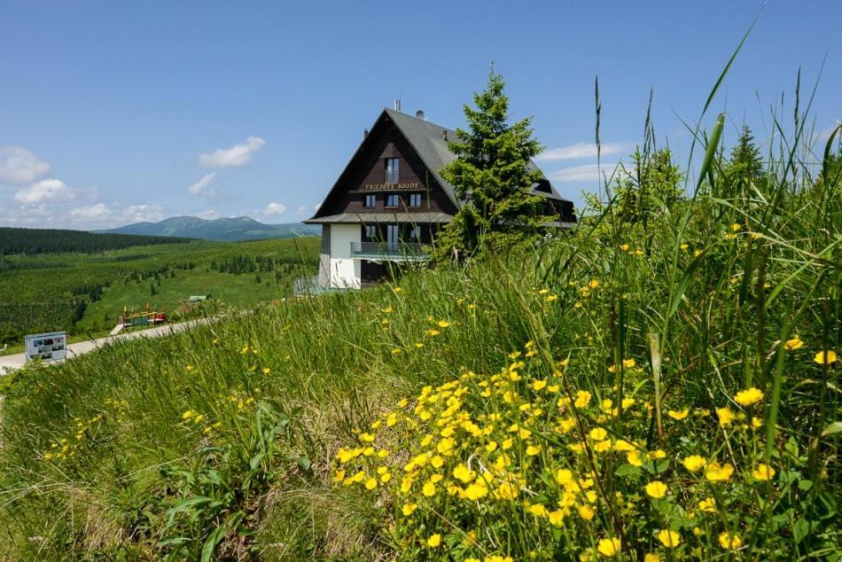 Horsky Hotel Friesovy Boudy Strážné Esterno foto